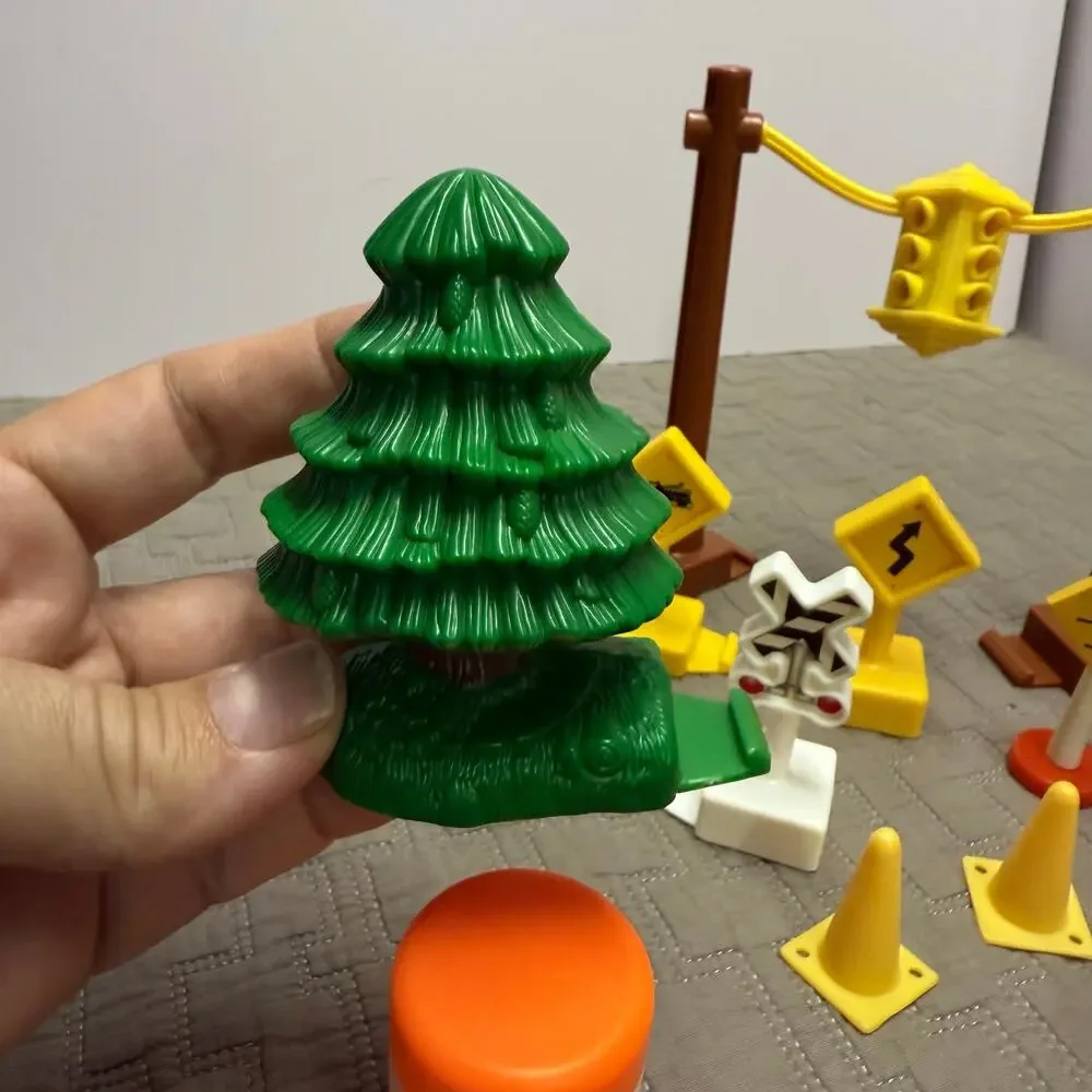 Fisher Price Geotrax Lot Signs Traffic Lights Tree Cones Replacement Pieces